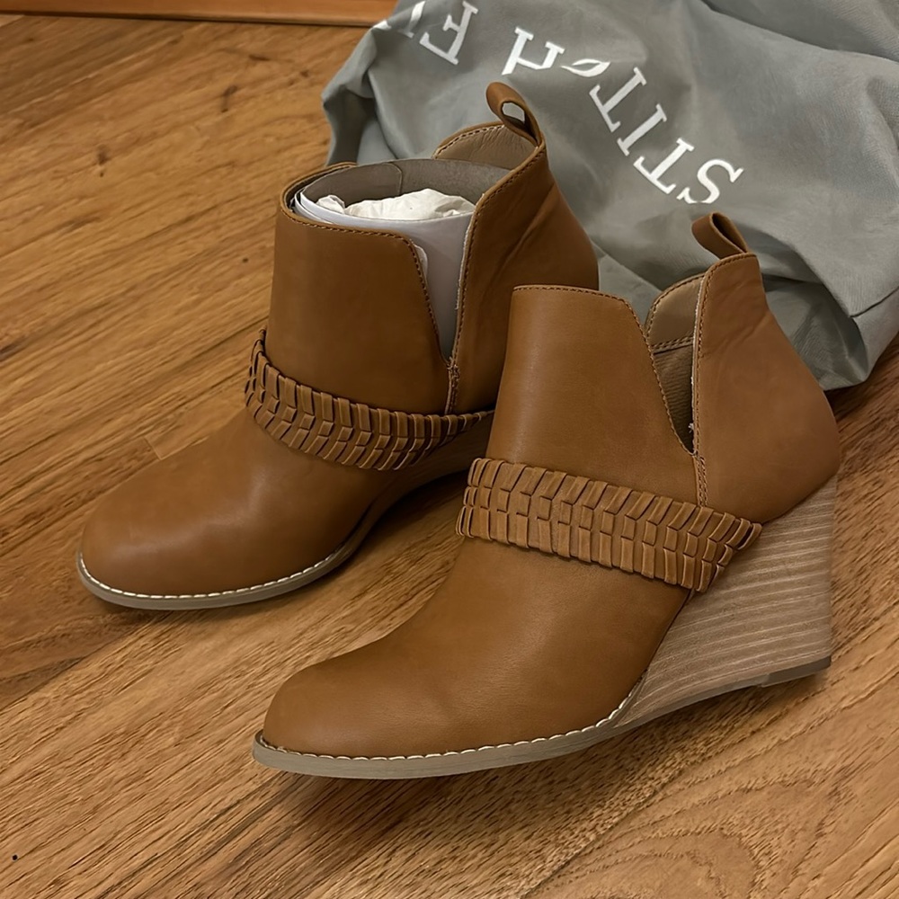 Women’s booties brown size 10 brand new stitch fix